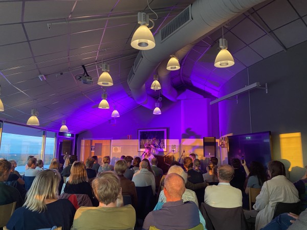 Konsert inne - Amanda Ginsburg